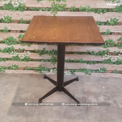 Bàn cafe gỗ cao su mặt vuông chân sắt Bàn cafe gỗ cao su mặt vuông chân sắt